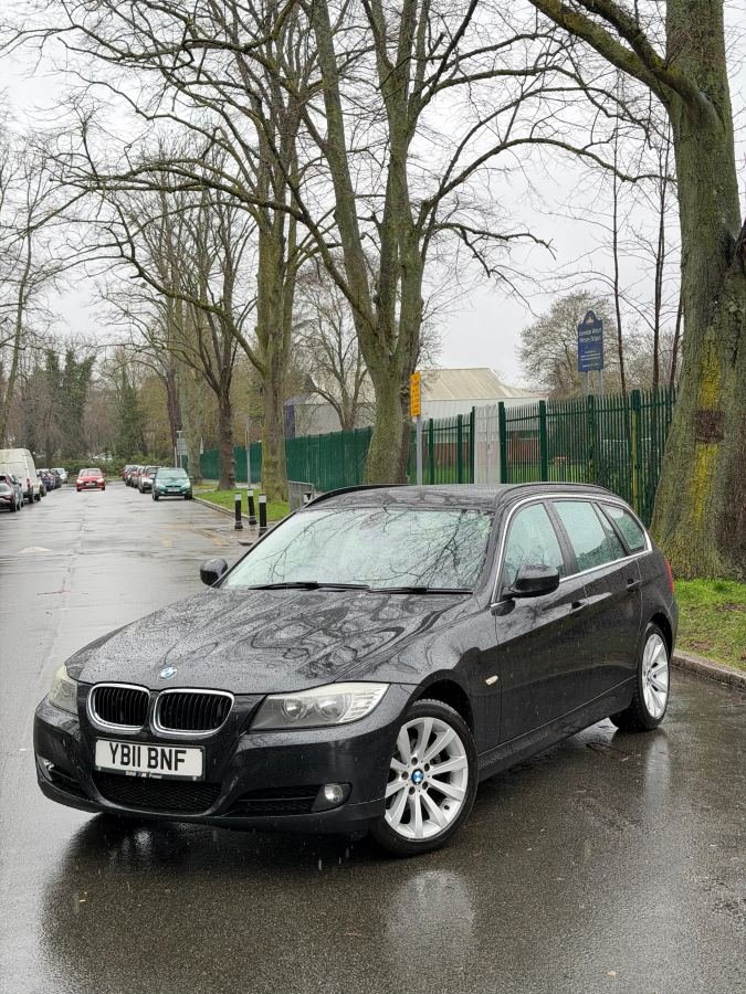 BMW 318I TOURING 2011